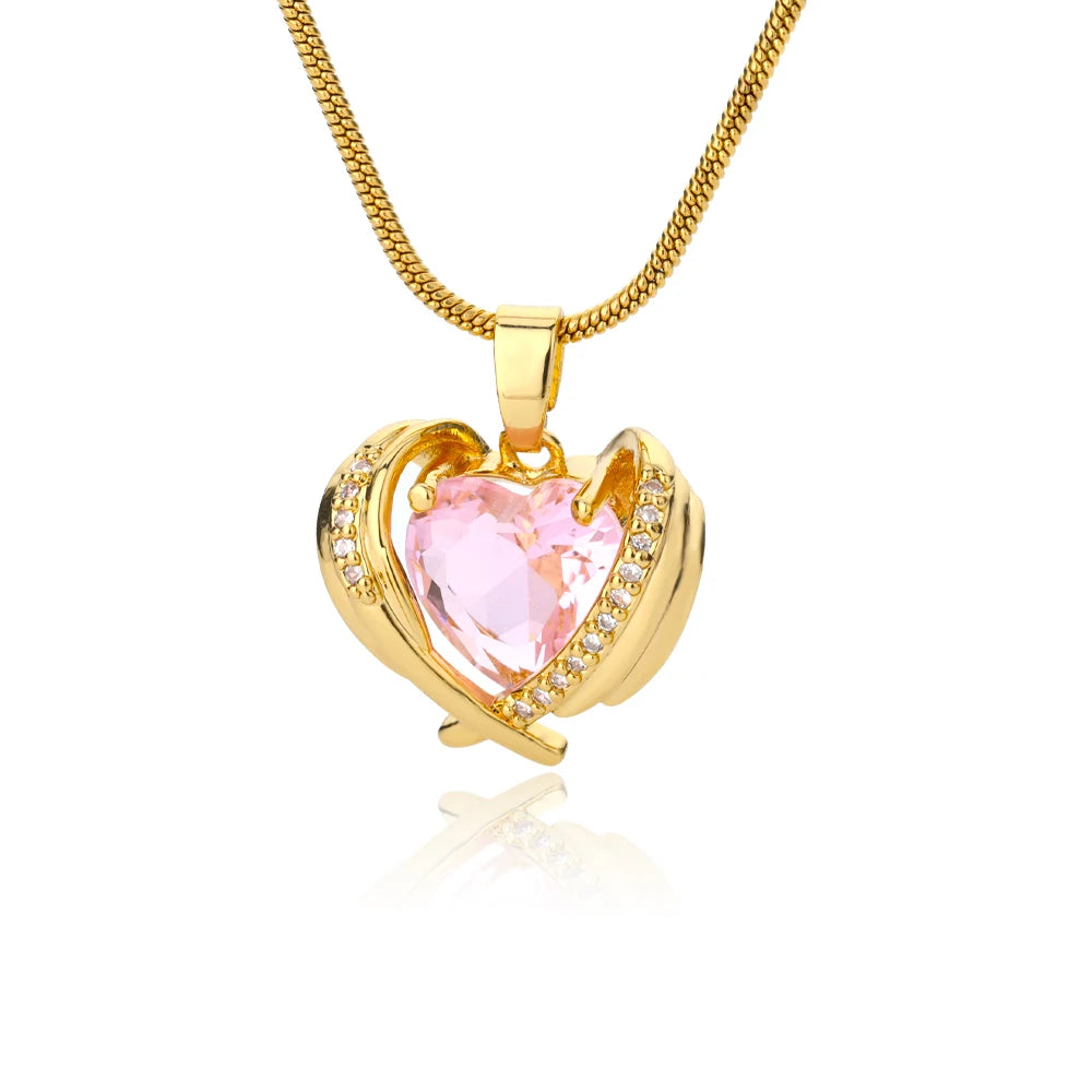 Collar Bohemio de Alas con Corazón Rosa – Gargantilla de Cristal de Acero Inoxidable para Mujer con Circonia Cúbica